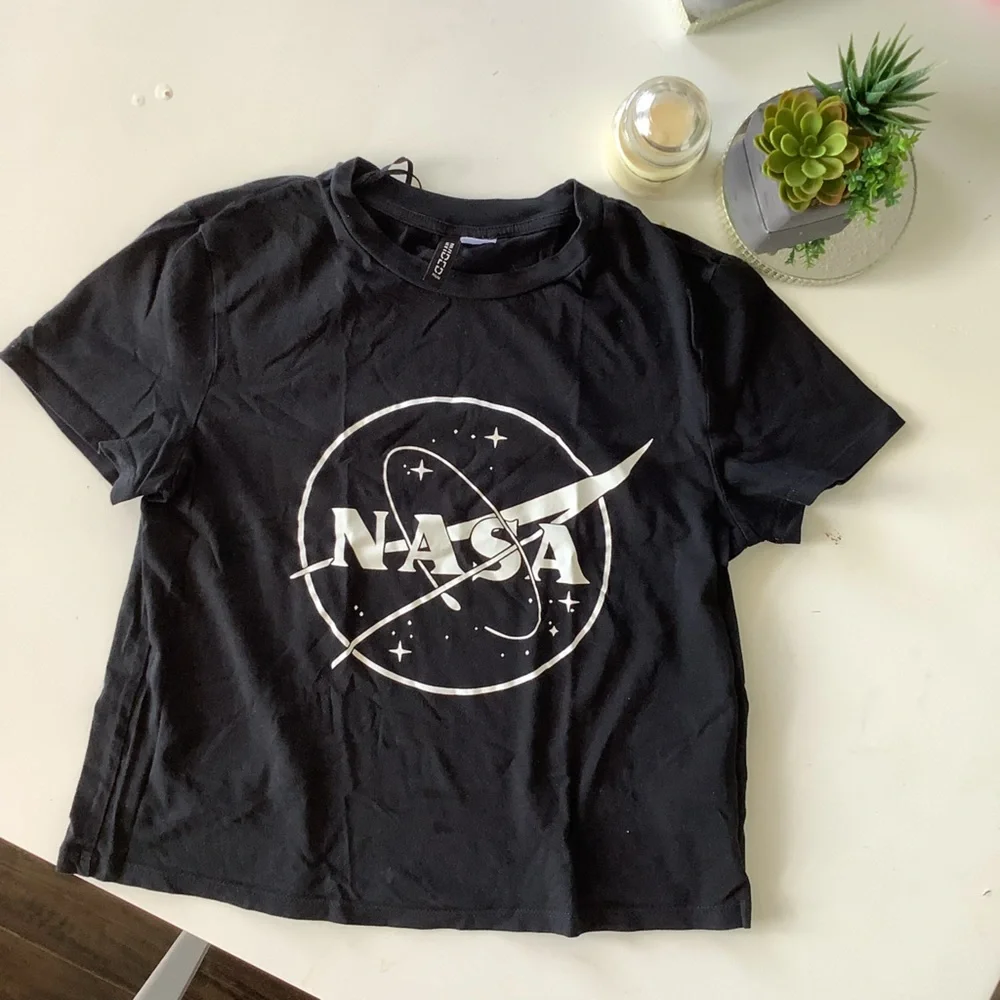 NASA Black T-Shirt from H&M - Picture 1 of 3